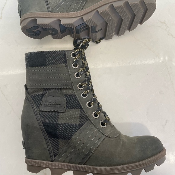 Sorel Lexie Wedge Boot Women’s 8.5 Green Plaid Alpine Tundra Winter Waterproof - Picture 7 of 9